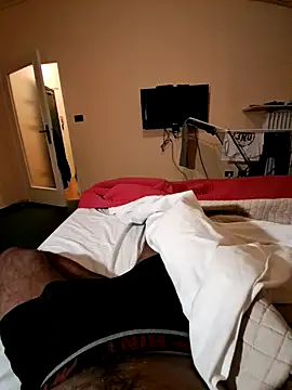 Stud s online show from November 2025 11:05:01 PM