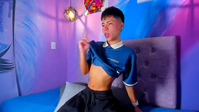 MaxiWildd online show from November 2025 01:01:01 PM