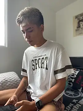 MaxiWildd online show from July 2026 01:07:01 PM