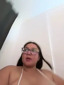Kyleighc online show from May 2026 11:56:01 PM