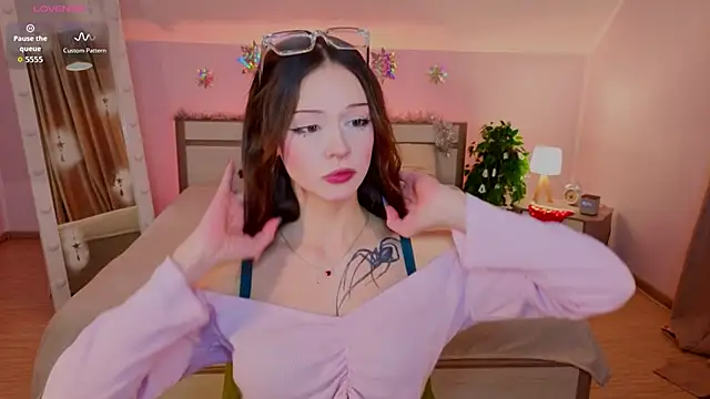 Adetta online show from December 2025 10:21:02 AM