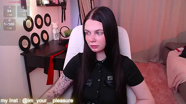 Michela Fruet online show from December 2025 01:01:02 AM