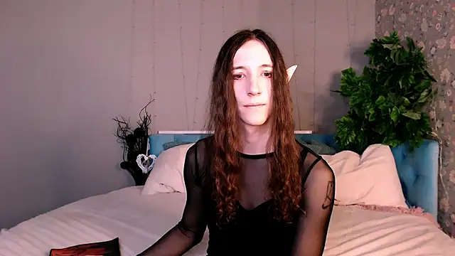 Snapshot of SilverMuse chatting on December 2025 08:14:01 PM SilverMuse online show from December 2025 08:14:01 PM