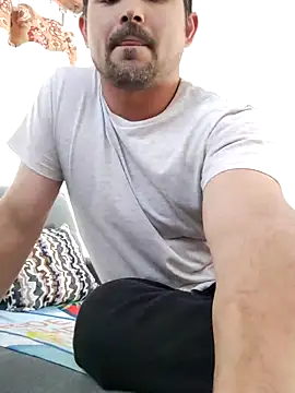 Bradd 32 online show from October 2025 04:41:01 PM