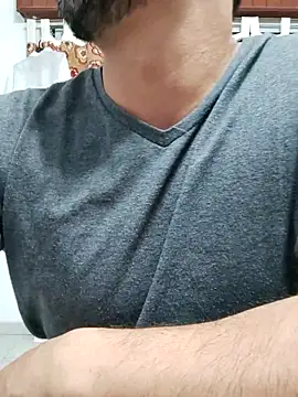 Bradd 32 online show from November 2025 02:01:02 AM