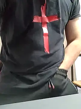 Bradd 32 online show from July 2026 06:32:02 PM