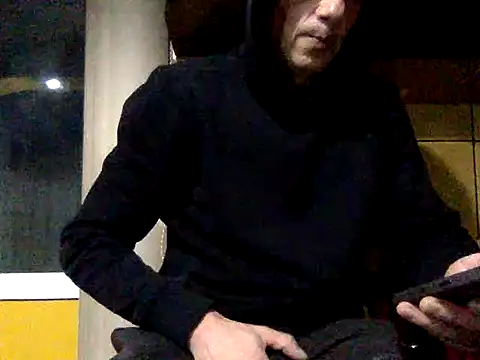 adiluci1 online show from December 2025 06:04:02 PM