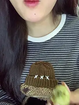 Snapshot of Linhtruong_ chatting on December 2025 04:20:03 AM Linhtruong online show from December 2025 04:20:03 AM