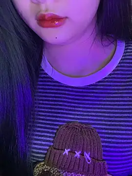 Snapshot of Linhtruong_ chatting on February 2026 04:02:01 AM Linhtruong online show from February 2026 04:02:01 AM