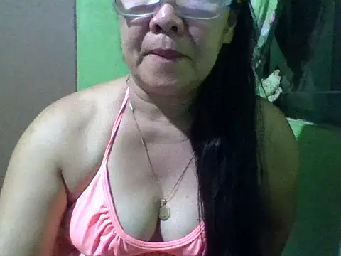Snapshot of mommasexy29 chatting on January 2026 02:32:02 PM mommasexy29 online show from January 2026 02:32:02 PM