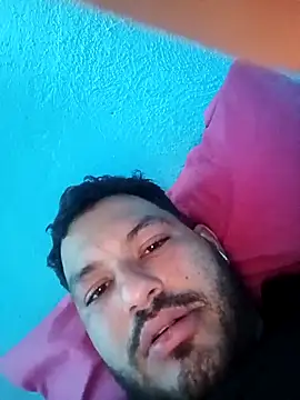 Snapshot of Frank0021 chatting on November 2025 02:01:02 AM Frank0021 online show from November 2025 02:01:02 AM