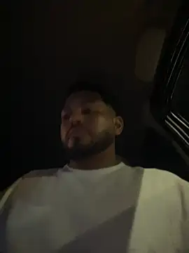 Snapshot of Frank0021 chatting on February 2026 04:12:02 AM Frank0021 online show from February 2026 04:12:02 AM