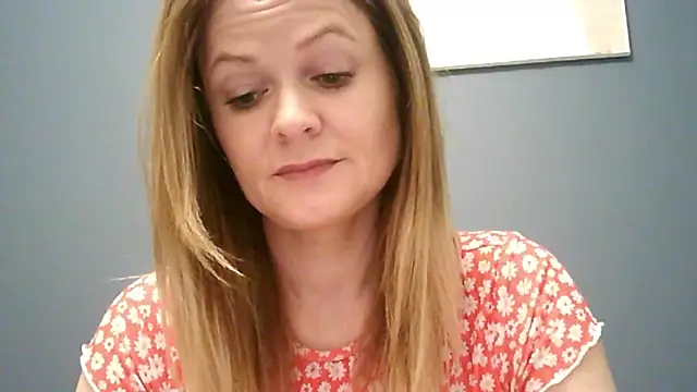 Snapshot of Ginger-bb chatting on November 2025 06:46:01 AM Ginger-bb online show from November 2025 06:46:01 AM