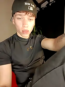 Logan sixxer online show from September 2025 09:39:02 PM