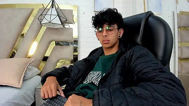 Ibratxandy online show from March 2026 04:02:01 PM