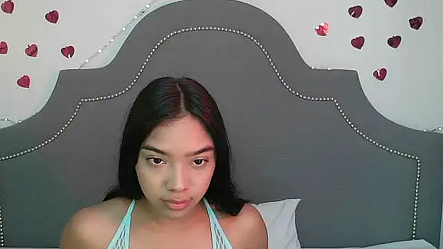 pocahontamoon online show from November 2025 03:58:02 PM