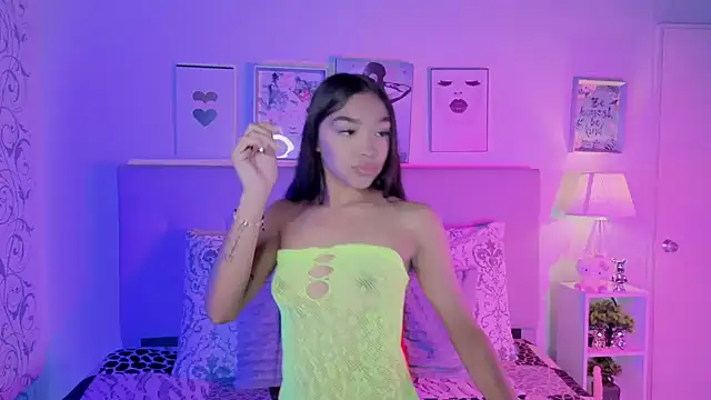 pocahontamoon online show from April 2026 03:17:02 PM