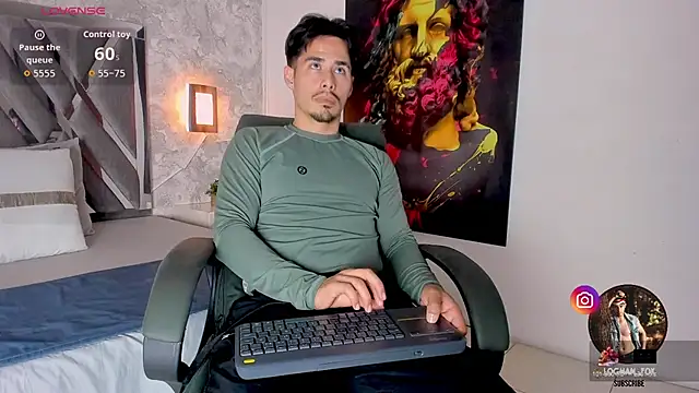 Snapshot of loghan_fox chatting on October 2025 03:40:02 AM loghan fox online show from October 2025 03:40:02 AM