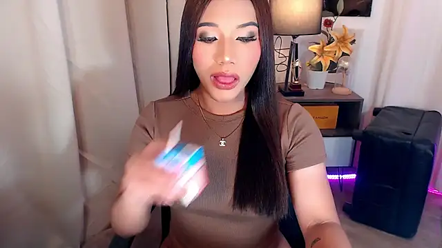 Ubanescka online show from November 2025 06:20:01 PM