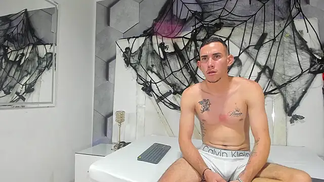 PeterBowel online show from October 2025 02:13:01 AM