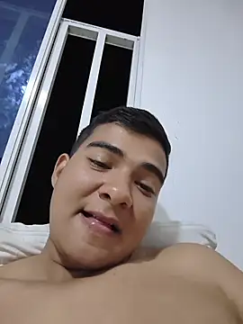 Snapshot of DeivanR_6 chatting on November 2025 04:01:01 AM DeivanR 6 online show from November 2025 04:01:01 AM