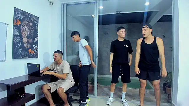 Snapshot of Crazymen_hot chatting on September 2025 02:11:01 AM Crazymen hot online show from September 2025 02:11:01 AM