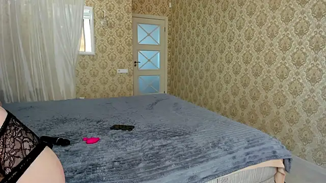 sofielovely  online show from September 2025 11:44:01 AM