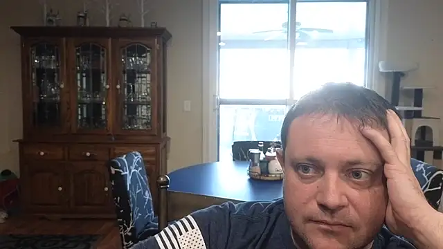 slickquickie2 online show from April 2026 04:32:01 PM