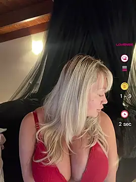 Snapshot of misstitmouseofficial chatting on May 2026 05:21:02 PM misstitmouseofficial online show from May 2026 05:21:02 PM
