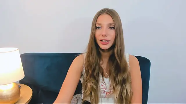 Snapshot of EmmaGorgeous chatting on September 2025 05:27:01 PM EmmaGorgeous online show from September 2025 05:27:01 PM