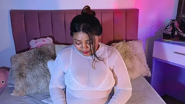 Hela Collins online show from April 2026 04:14:02 AM