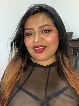 Snapshot of Hela_Collins chatting on May 2026 06:32:01 AM Hela Collins online show from May 2026 06:32:01 AM