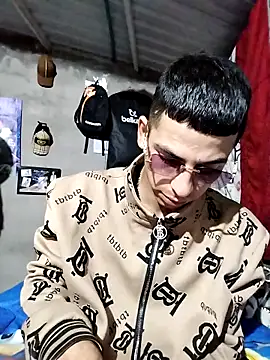 Tussi-amor online show from September 2025 03:39:01 AM