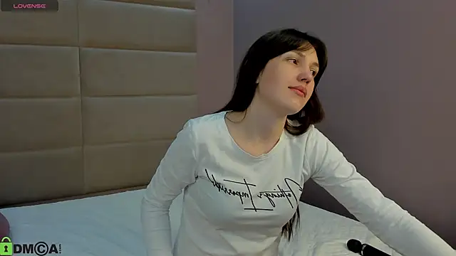 Snapshot of MalvinaDream chatting on April 2026 01:42:02 AM MalvinaDream online show from April 2026 01:42:02 AM