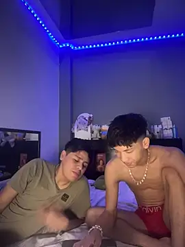 Snapshot of Kailertwink chatting on May 2026 03:39:02 PM Kailertwink online show from May 2026 03:39:02 PM