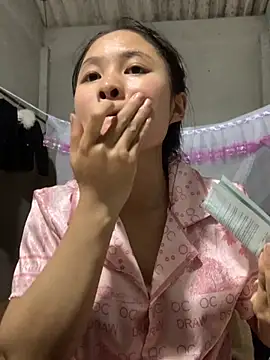 NhuFox online show from October 2025 12:56:02 PM