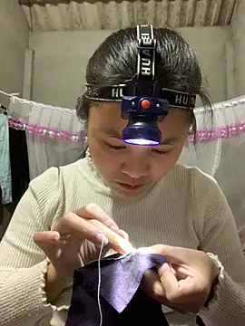 NhuFox online show from March 2026 12:40:02 AM