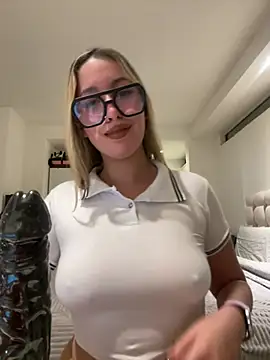 miagarcia250 online show from April 2026 03:44:01 AM