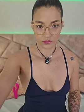 Snapshot of ClaradelMar chatting on May 2026 10:10:01 AM ClaradelMar online show from May 2026 10:10:01 AM