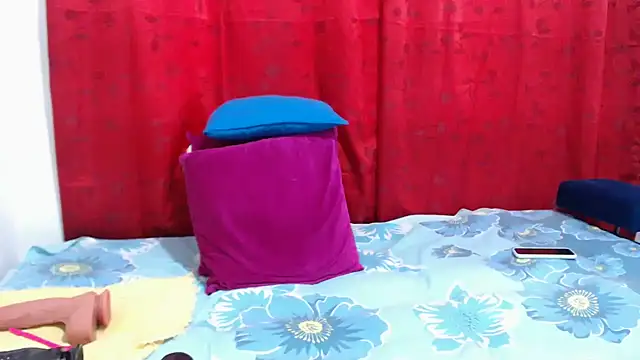 Sexysquirtmommy online show from June 2026 10:01:02 PM