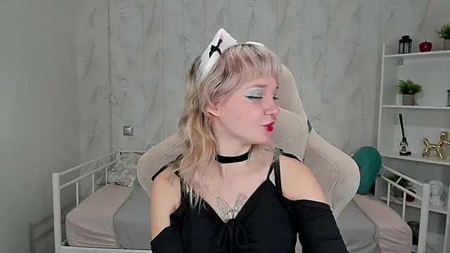 Tori Cutie online show from October 2025 11:57:02 PM