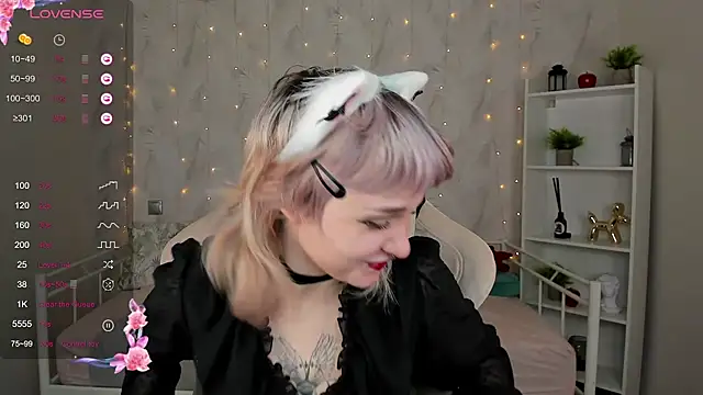 Tori Cutie online show from October 2025 12:11:02 AM