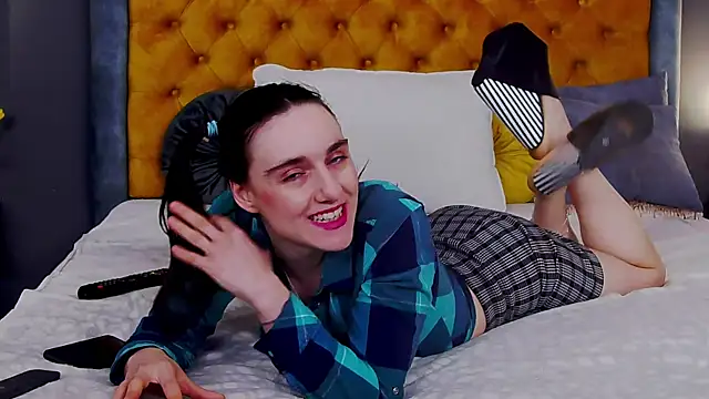 Jessica White  online show from April 2026 03:45:02 AM