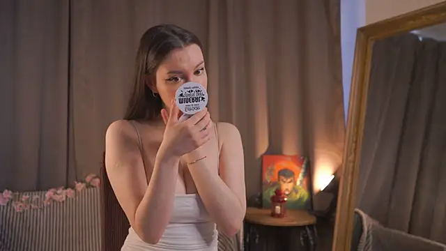 EvaDowe online show from April 2026 10:53:02 AM