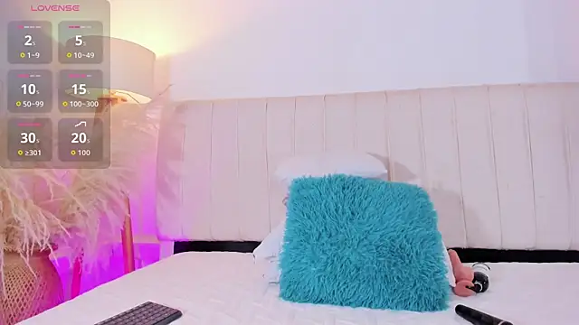 azaharaaa  online show from April 2026 11:57:02 AM