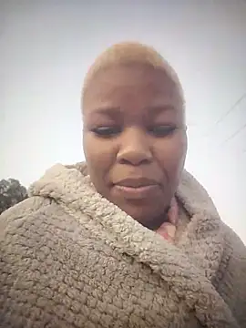 Seductive Yellow Titties online show from September 2025 04:45:01 AM