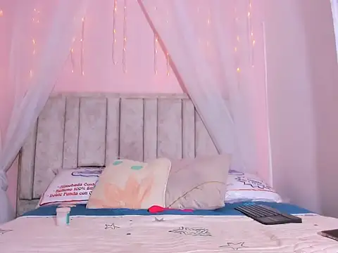 Snapshot of Rachellcooperrr chatting on October 2025 08:39:01 PM Rachellcooperrr online show from October 2025 08:39:01 PM