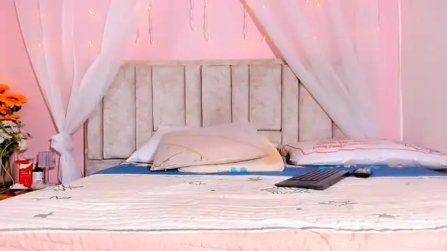 Snapshot of Rachellcooperrr chatting on October 2025 10:29:01 PM Rachellcooperrr online show from October 2025 10:29:01 PM