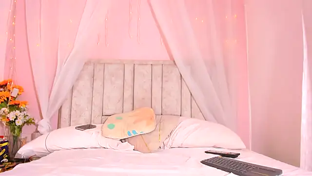 Snapshot of Rachellcooperrr chatting on October 2025 02:13:02 PM Rachellcooperrr online show from October 2025 02:13:02 PM