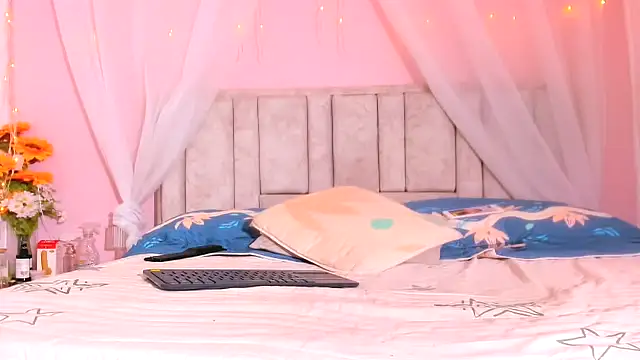 Snapshot of Rachellcooperrr chatting on October 2025 05:03:01 PM Rachellcooperrr online show from October 2025 05:03:01 PM